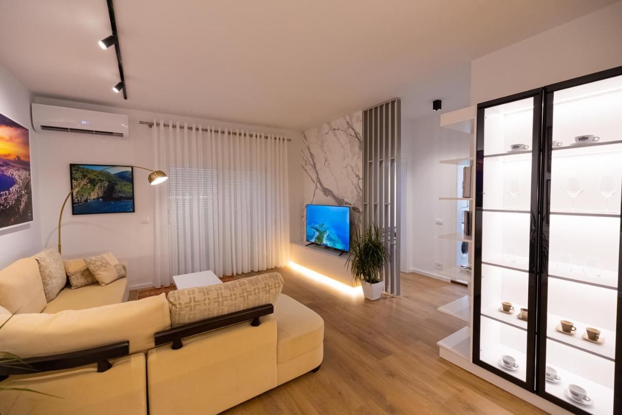 Victoria Lungomare Apartment Avlonya Dış mekan fotoğraf